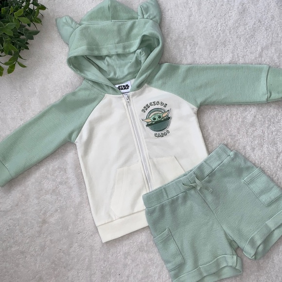 Star Wars Disney Baby Yoda 2 pc. Outfit 24M Green & Ivory EUC Hoodie & Shorts - Picture 1 of 12